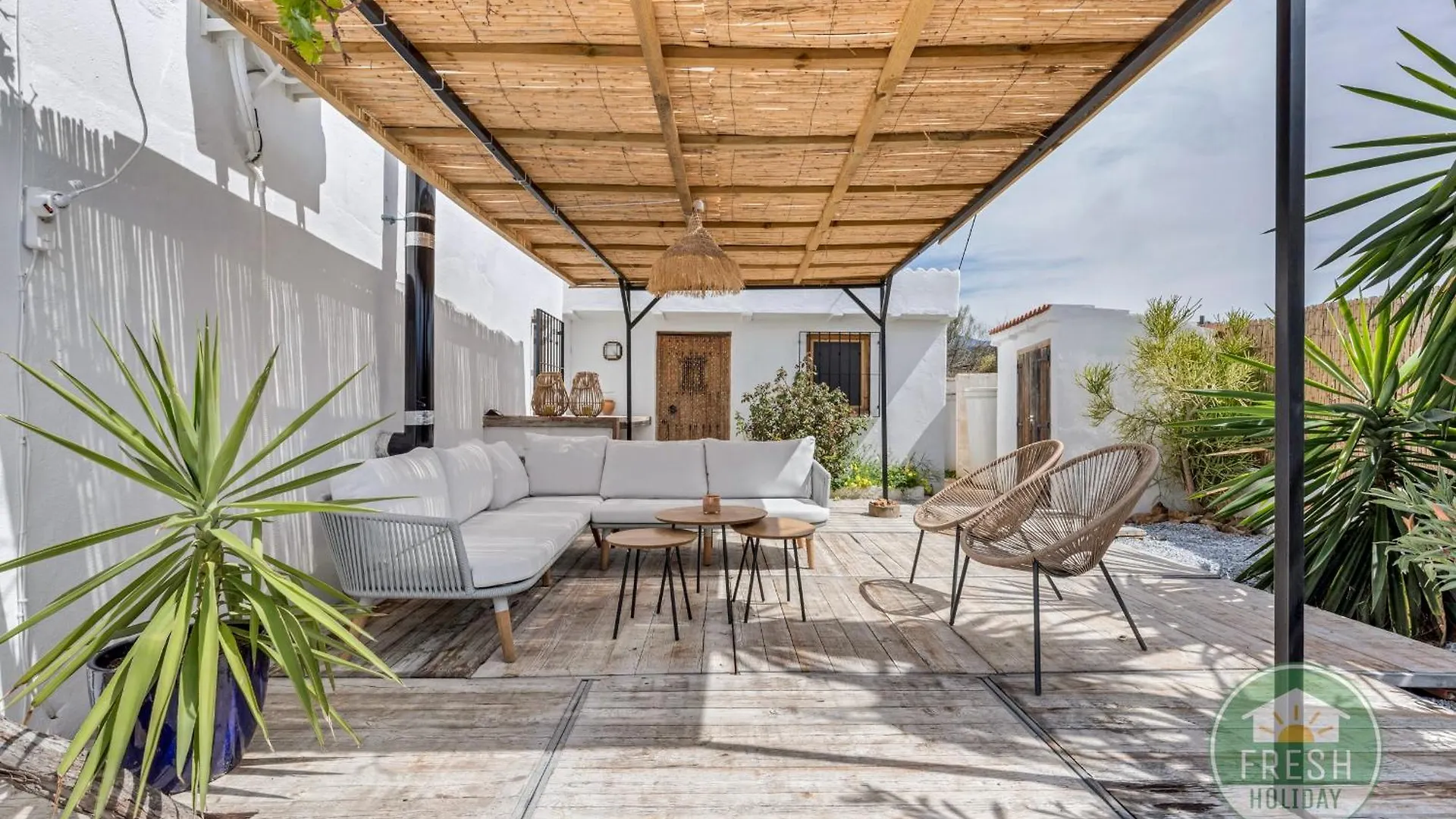 Finca Clara - Private And Remote Family Villa Rubite